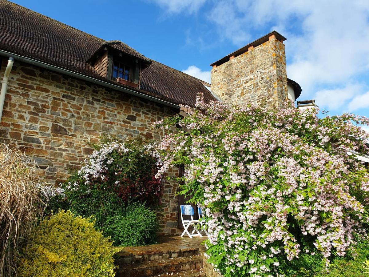 Bed and Breakfast Le Fuchier Saint-Martin-de-Fressengeas Exterior foto